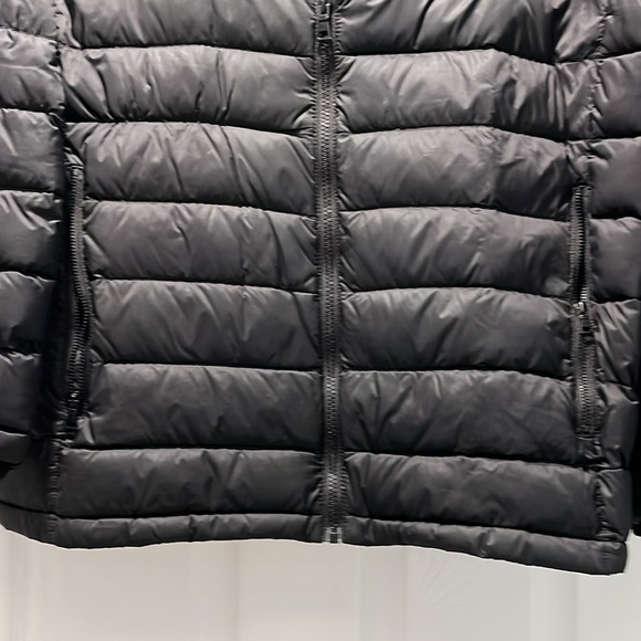 NWOT-GH Bass and Compqny, large black men’s lightweight puffer jacket - Picture 2 of 5